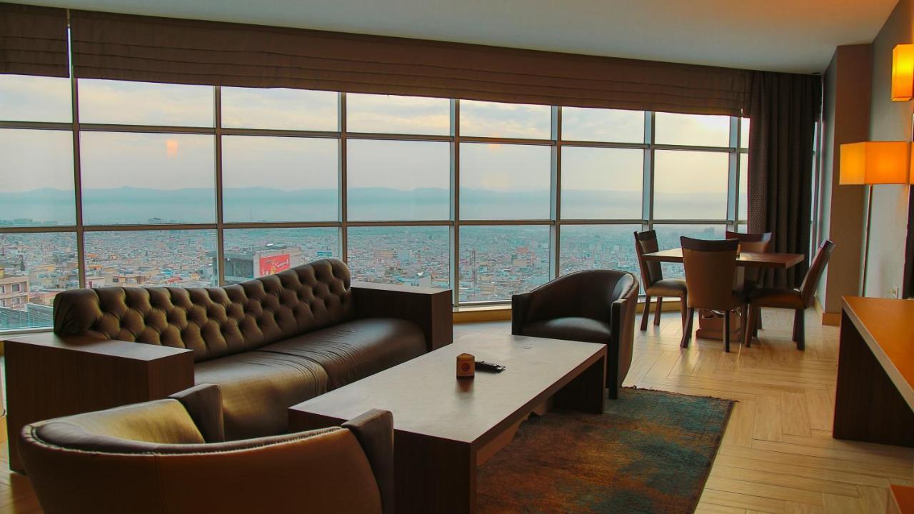 Titanic Hotel & Spa Sulaymaniyah Екстер'єр фото A suite at the hotel