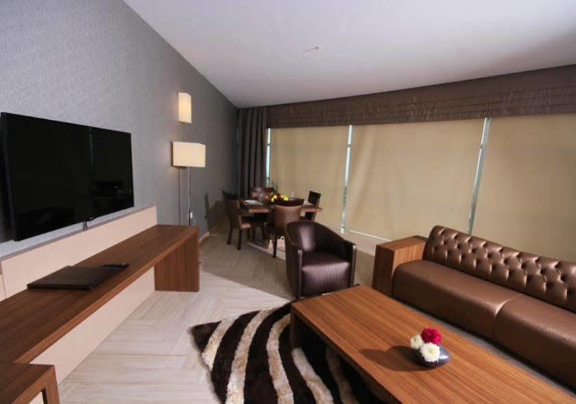 Titanic Hotel & Spa Sulaymaniyah Екстер'єр фото Suite